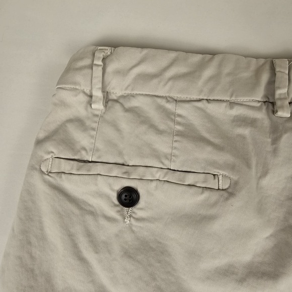 Peter Millar Crown Crafted Golf Shorts Stone Garment Dyed Size 36 STAINED - Picture 10 of 15